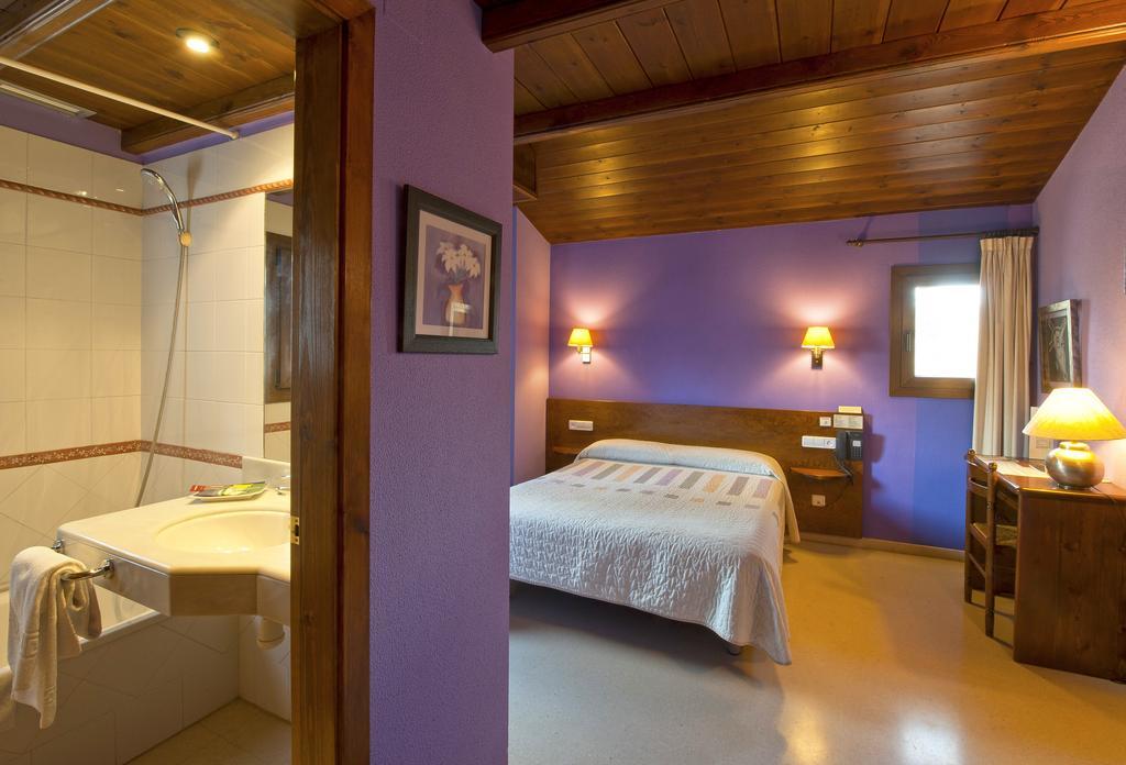 Hotel Can Blanc Olot Exterior foto